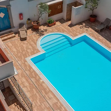 Cristal Blu Mono 3 With Shared Pool - Happy *