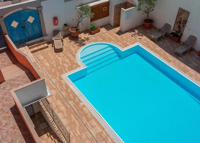 Cristal Blu Mono 3 With Shared Pool - Happy *