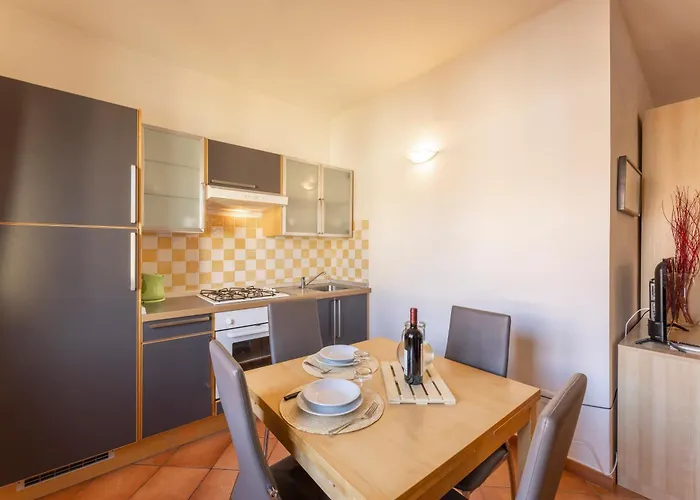 Cristal Blu Mono 3 With Shared Pool - Happy Apartment *